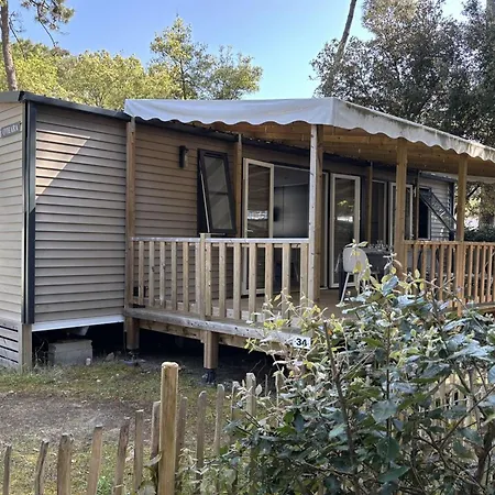 Kamp alanı Mobil-home Confortable, Animaux Ok - 6 Pers. - Api-1-52-2322 *